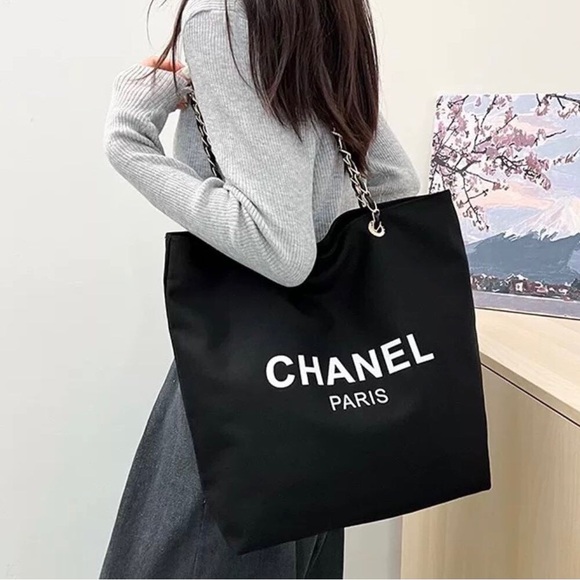 Handbags - Chanel parfume gift tote